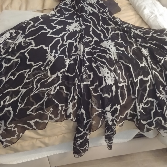 Laundry - Picture 2 of 8